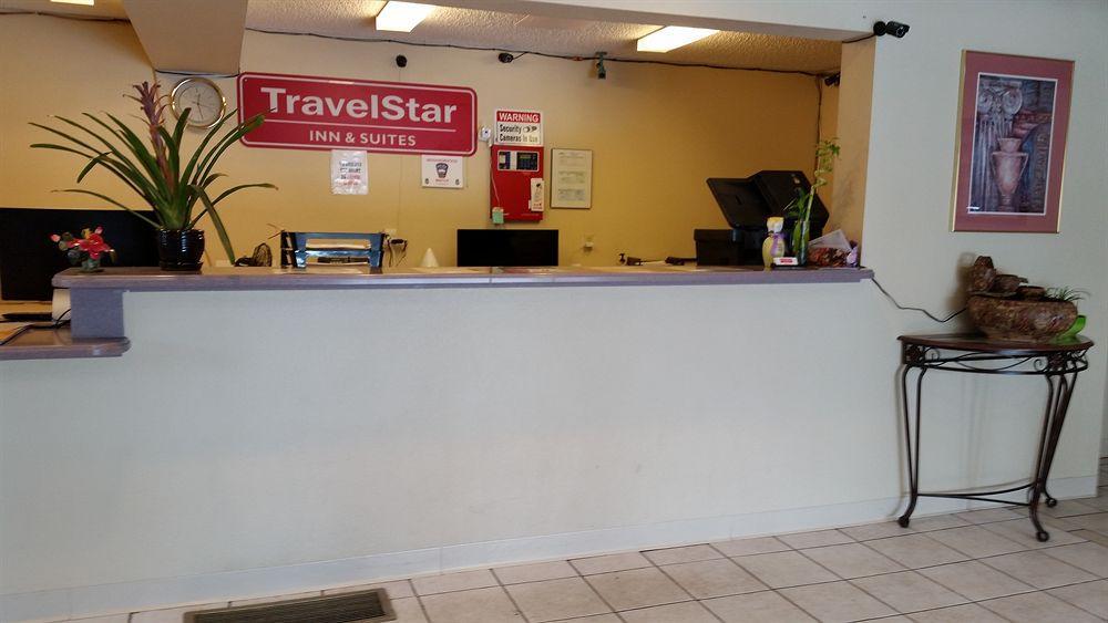 Travelstar Inn & Suites コロラドスプリングス エクステリア 写真