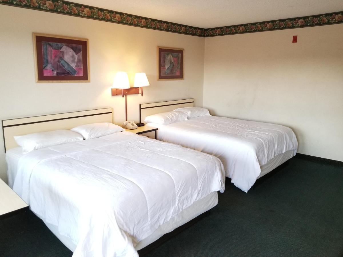 Travelstar Inn & Suites コロラドスプリングス エクステリア 写真